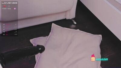 lilian_flirts public webcam profile photo 4