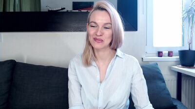lilliyves public webcam profile photo 3