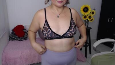 lilly_milf public webcam profile photo 2