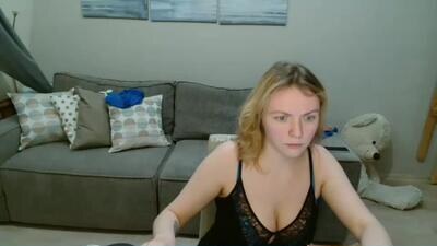 lily_dollyx public webcam profile photo 2