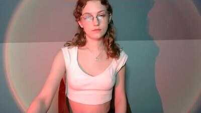 lily_tayberry public webcam profile photo 8