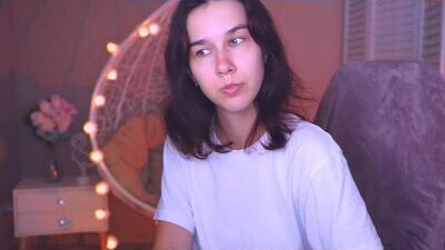 lilyfowlerr public webcam profile photo 6