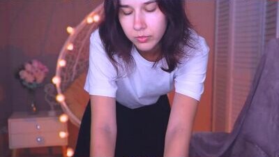 lilyfowlerr public webcam profile photo 8