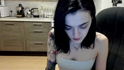 lina_tyaan public webcam profile photo 9