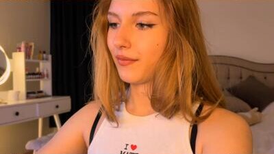 linda_morgans public webcam profile photo 7