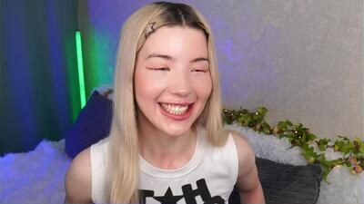 lindathackerr public webcam profile photo 3