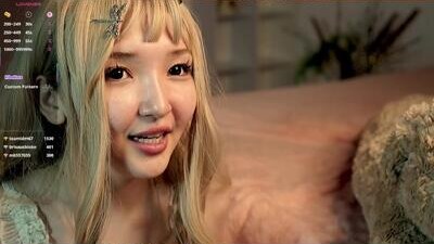 linhmew public webcam profile photo 8