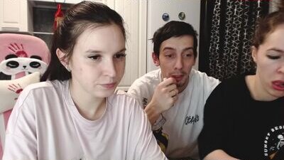 linyashaa public webcam profile photo 7