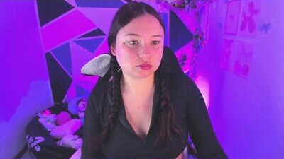 little_emma0 public webcam profile photo 9
