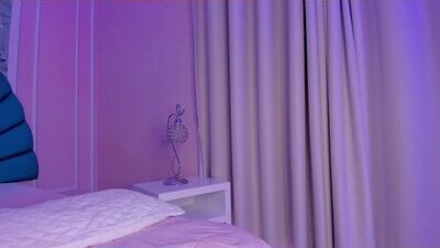 little_naiara public webcam profile photo 7
