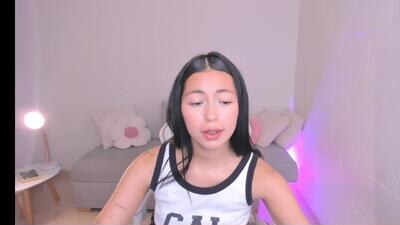 little_xioo public webcam profile photo 2