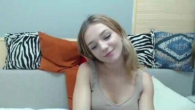 littlecutebee public webcam profile photo 2