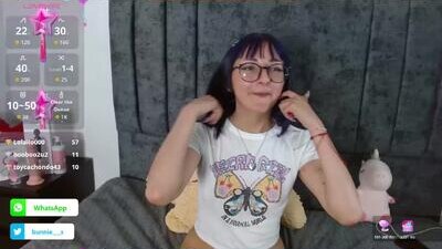 littlee__bunny public webcam profile photo 7