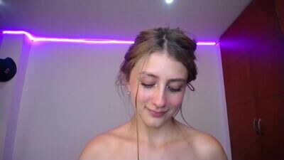 littlelaksmi public webcam profile photo 2