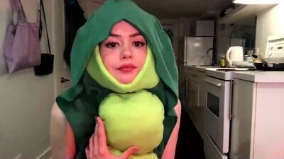littlesugarpea public webcam profile photo 6