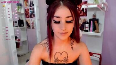 littleuwu_ public webcam profile photo 3