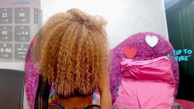 litzy_curly public webcam profile photo 2