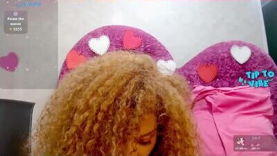 litzy_curly public webcam profile photo 6
