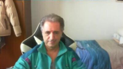 liuk53 public webcam profile photo 5