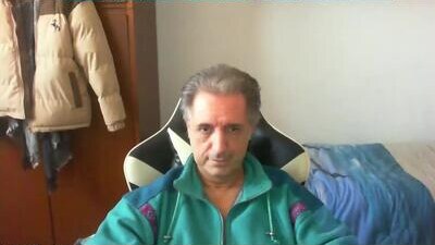 liuk53 public webcam profile photo 7