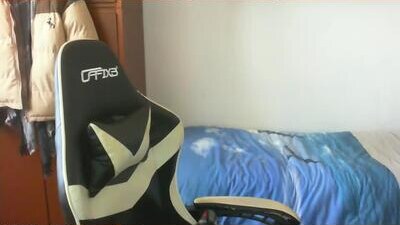 liuk53 public webcam profile photo 8
