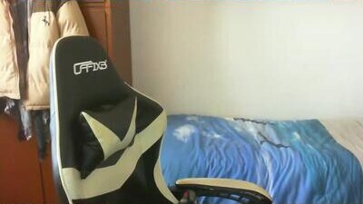 liuk53 public webcam profile photo 9