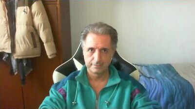 liuk53 public webcam profile photo 10