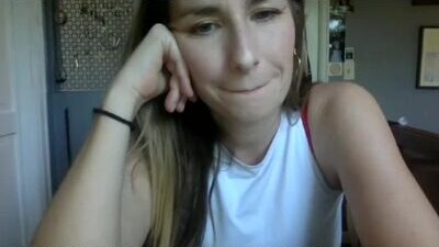 livelylassie public webcam profile photo 7