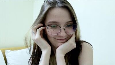 liya_still public webcam profile photo 8