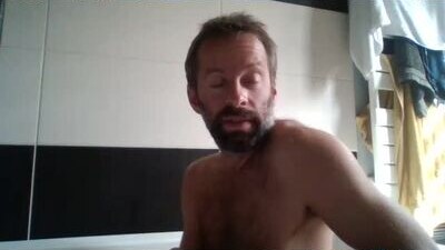 liyiperverzno public webcam profile photo 10