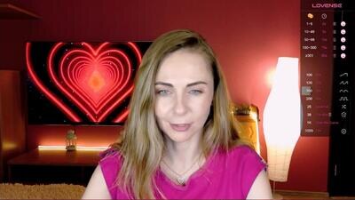 llady_liv public webcam profile photo 2