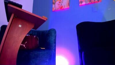 logan_adams27 public webcam profile photo 3