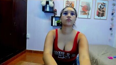 logan_emma23 public webcam profile photo 7