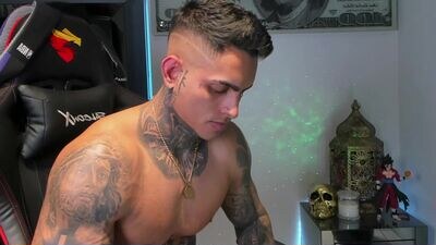 logan_hugh8 public webcam profile photo 3