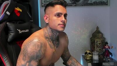 logan_hugh8 public webcam profile photo 5