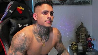 logan_hugh8 public webcam profile photo 9