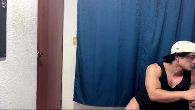logan_x3 public webcam profile photo 3