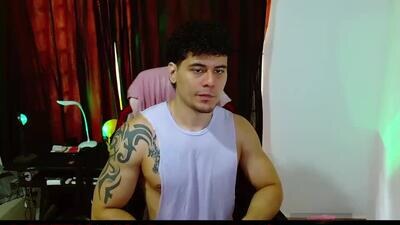 loganandrwz public webcam profile photo 3