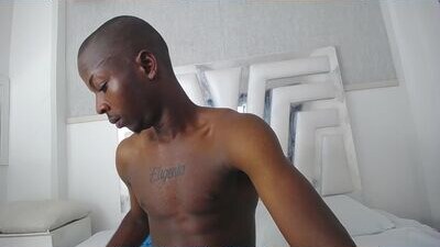 logann_smithh public webcam profile photo 6