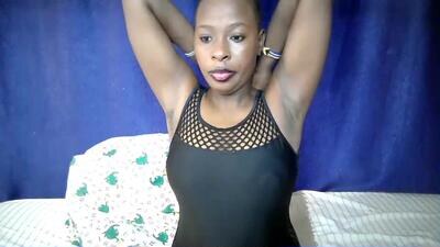 lola_beib