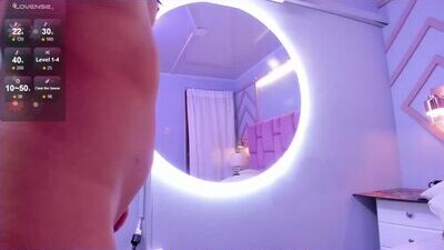 lola_davies public webcam profile photo 7