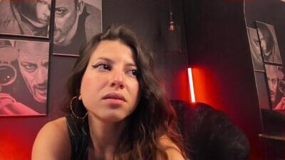 lolamustaine_ public webcam profile photo 6