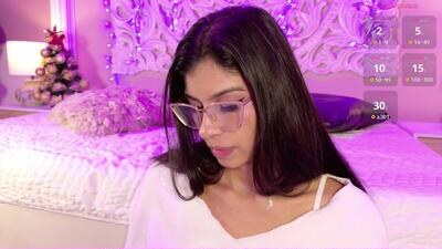 lolapierce public webcam profile photo 2