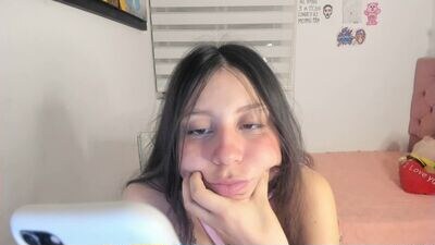 loly_pink_ public webcam profile photo 2