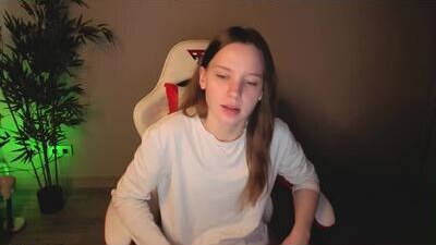 lolytaberry public webcam profile photo 5