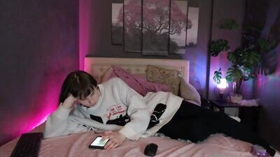 loratovn public webcam profile photo 3