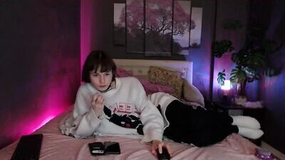 loratovn public webcam profile photo 6