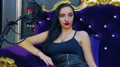lorawarner public webcam profile photo 4