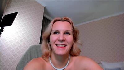 louisa_bay public webcam profile photo 3
