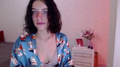 loulou_u public webcam profile photo 4